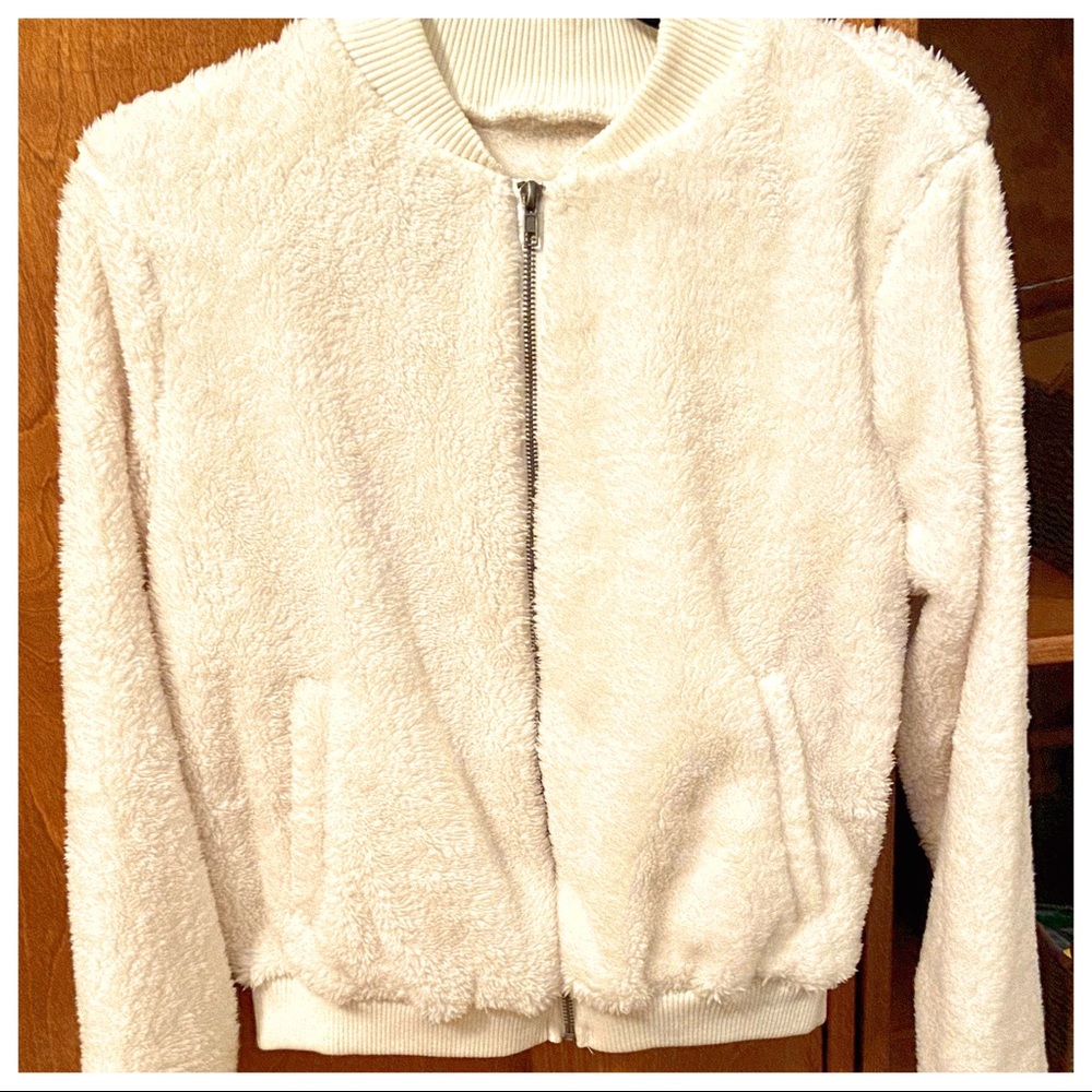 CLEARANCE-FIRM‼️Snow Bunny Fuzzy Bomber - Picture 6 of 7